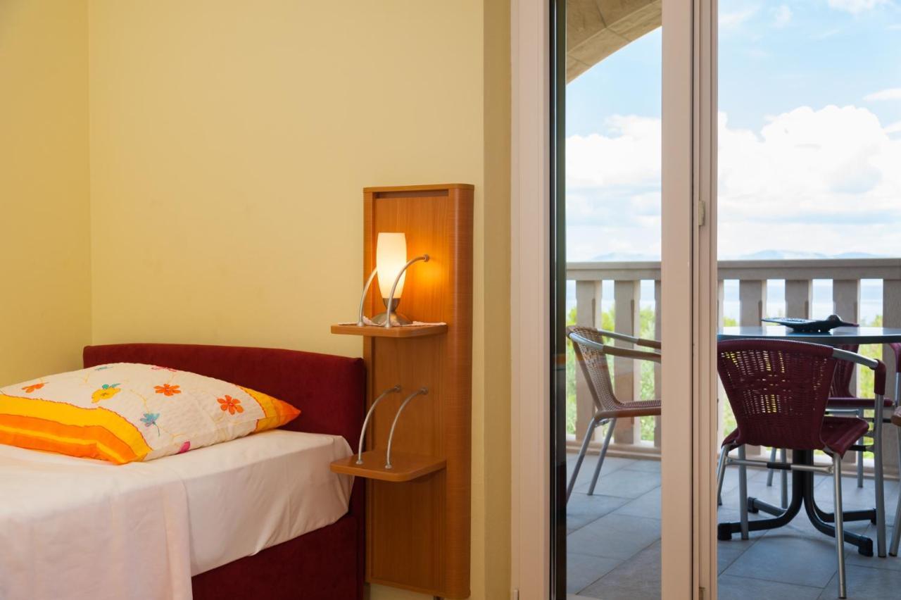 Apartments By The Sea Postira, Brac - 15242 Екстер'єр фото