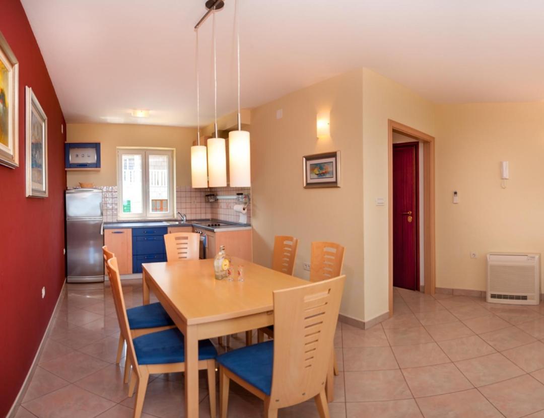 Apartments By The Sea Postira, Brac - 15242 Номер фото